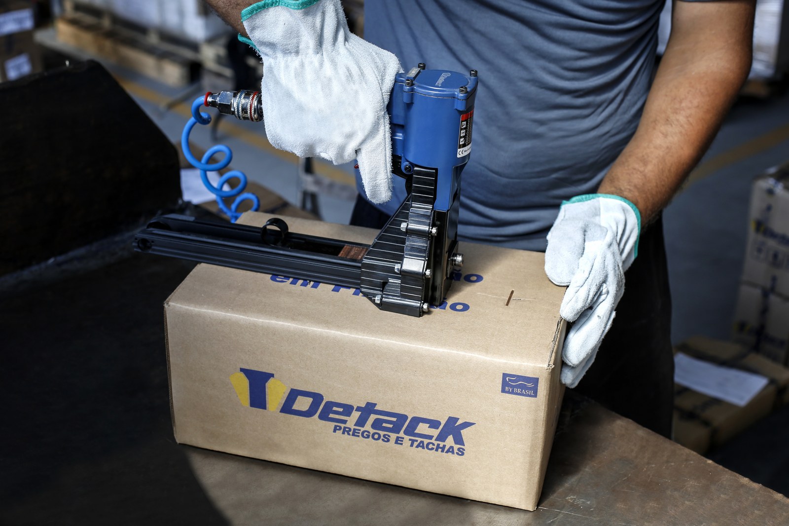 Grampeadores e Grampos Box para Embalagens de Papelão