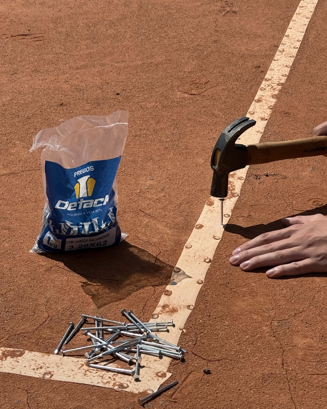 Pregos para Quadras de Tênis